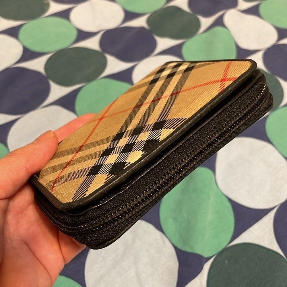 Burberry Beige and Black Plaid Zippy Wallet - Picture 6 of 12